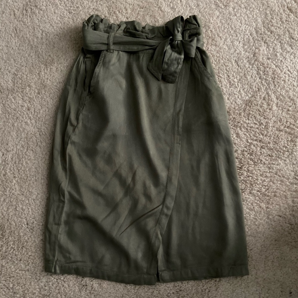Green midi skirt